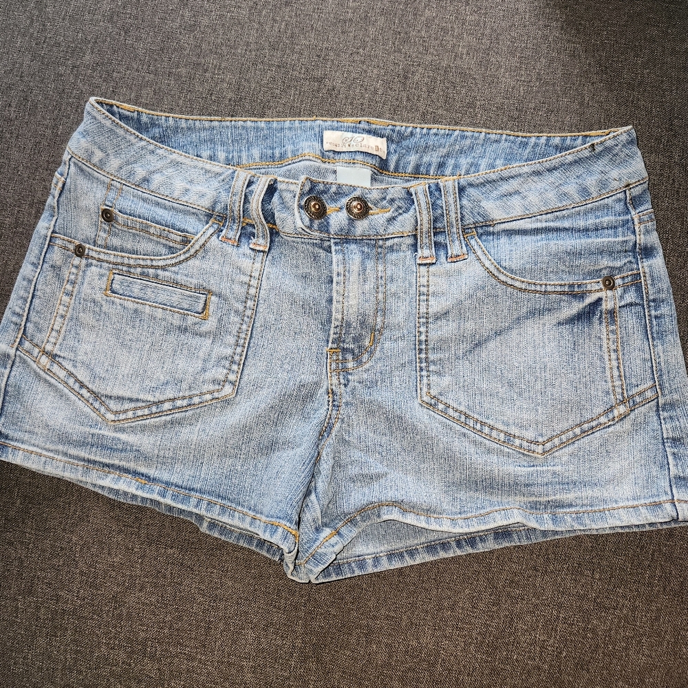 🔺️2 For $8 Size 7 shorts